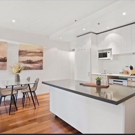 Readyset Apartments At Liberty Melbourne Exterior photo