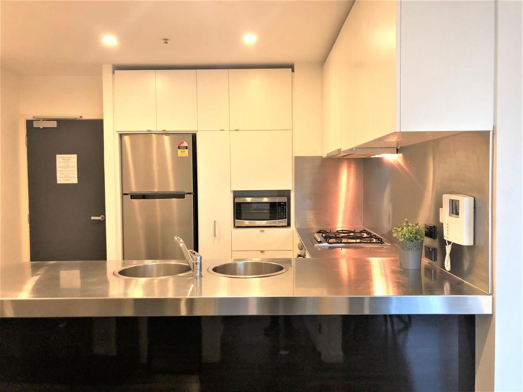 Readyset Apartments At Liberty Melbourne Exterior photo